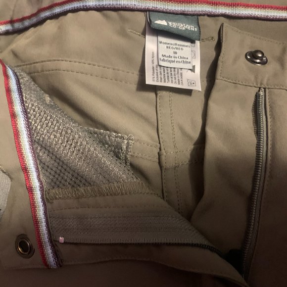 MEC Quick Dry Cargo Pants, Olive, Size 10 Reg - Picture 4 of 5